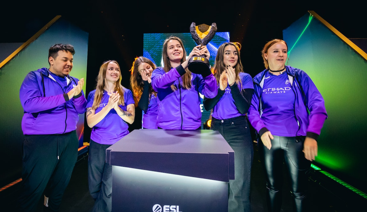 Женская команда Nigma Galaxy становится чемпионом ESL Impact Katowice